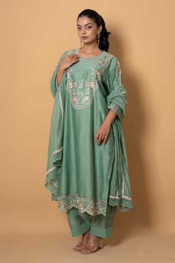 Kameez Mint Blossom Embroidered Chanderi Kurta Set