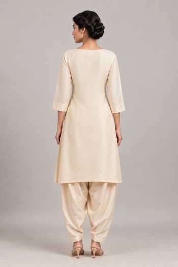 Label Flamingo By Vrinda Embroidered Kurta & Pant Set 