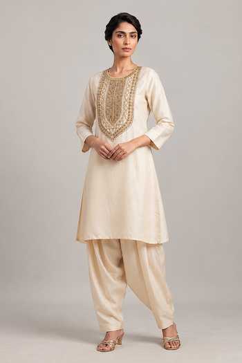Label Flamingo By Vrinda Embroidered Kurta & Pant Set 