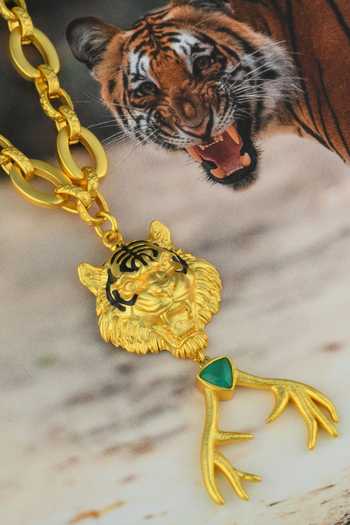 Buy Totapari Gold Plated Corbett Romeo Tiger Hunter Pendant Necklace Buy_Totapari_Gold Plated Corbett Romeo Tiger Hunter Pendant Necklace