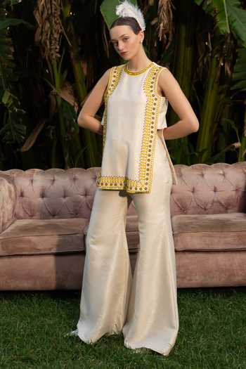 Shop Névoh Ivory Jacquard Round Neck Embroidered Straight Kurta And Pant Set Online at Aza Fashions Shop_Névoh_Ivory Jacquard Round Neck Embroidered Straight Kurta And Pant Set _Online_at_Aza_Fashions