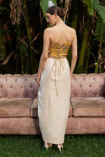 Névoh Embroidered Top & Skirt Set 