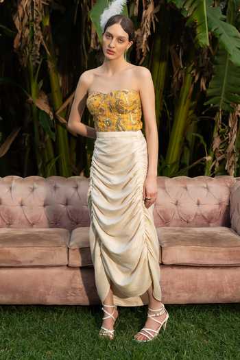 Névoh Embroidered Top & Skirt Set 