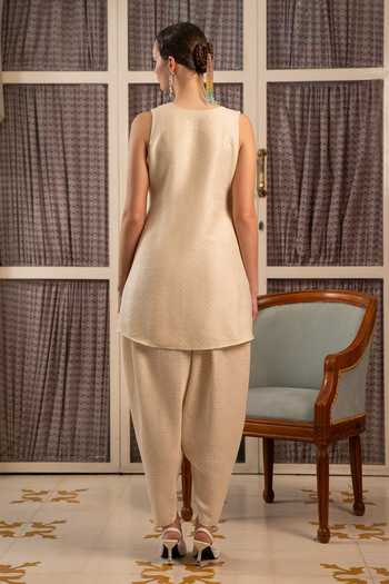Névoh Ivory Chevran Jacquard Kurta & Pant Set 