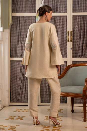 Névoh Jacquard Woven Kurta & Pant Set 
