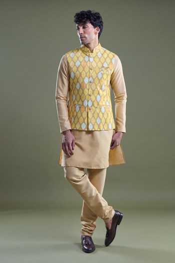 Arihant Rai Sinha Geometric Bandhani Woven Bandi & Kurta Set 