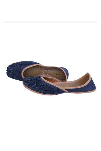 Buy Kurrbat Black Designer Blue Swan Juttis Online at Aza Fashions Buy_Kurrbat_Black Designer Blue Swan Juttis _Online_at_Aza_Fashions