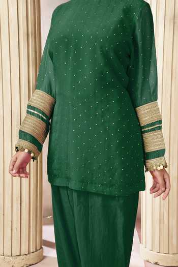 Shop Arje India Green Silk, Cotton Round Neck Straight Kurta And Salwar Set Online at Aza Fashions Shop_Arje India_Green Silk, Cotton Round Neck Straight Kurta And Salwar Set _Online_at_Aza_Fashions