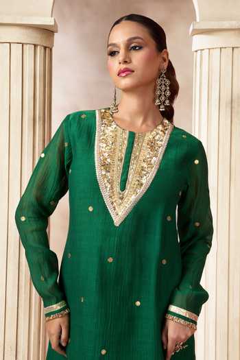 Arje India_Green Chanderi Silk Round Neck Kurta _at_Aza_Fashions
