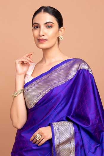 Buy Devissha Purple Silk Geometric Woven Saree Online at Aza Fashions Buy_Devissha_Purple Silk Geometric Woven Saree _Online_at_Aza_Fashions
