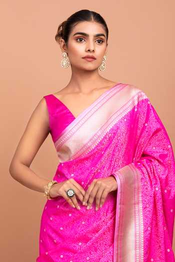 Devissha Fuchsia Silk Floral Banarasi Woven Saree Online at Aza Fashions Devissha_Fuchsia Silk Floral Banarasi Woven Saree _Online_at_Aza_Fashions