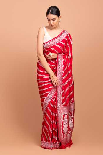 Devissha Floral Stripe Woven Saree 