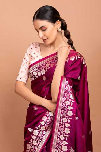 Devissha Magenta Silk Floral Butti Woven Saree Online at Aza Fashions Devissha_Magenta Silk Floral Butti Woven Saree _Online_at_Aza_Fashions