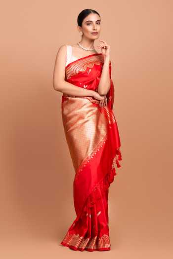 Devissha Zari Border Woven Saree 