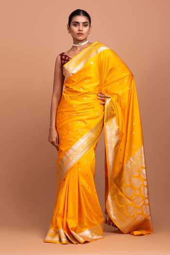 Devissha Flower Woven Saree