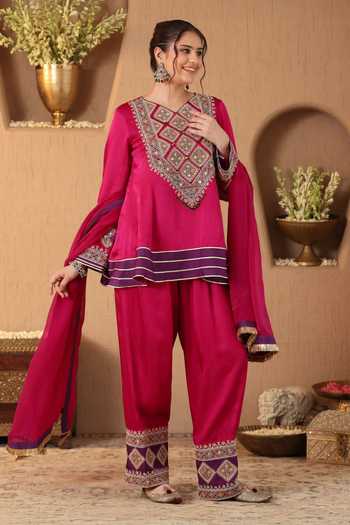 Shop Roohbyridhimaa Purple Organza, Silk Satin V-neck, Yes Rani Pink Shiddat Kurta Frshi Salwar Set Online at Aza Fashions Shop_Roohbyridhimaa_Purple Organza, Silk Satin V-neck, Yes Rani Pink Shiddat Kurta Frshi Salwar Set _Online_at_Aza_Fashions