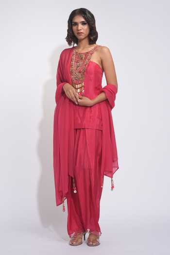 Shruti S_Coral Silk, Georgette Round Neck Embroidered Kurta Salwar Set _Online_at_Aza_Fashions