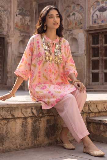 Shop Seams Pret And Couture Pink Satin, Shantoon Mandarin Collar, Yes Amrin Floral Print Kurta And Pant Set Online at Aza Fashions Shop_Seams Pret And Couture_Pink Satin, Shantoon Mandarin Collar, Yes Amrin Floral Print Kurta And Pant Set _Online_at_Aza_Fashions