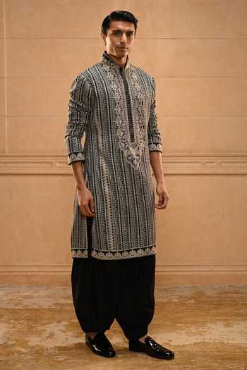 Tarun Tahiliani Black Georgette Kashida Embroidered Kurta Set Online at Aza Fashions Tarun Tahiliani_Black Georgette Kashida Embroidered Kurta Set _Online_at_Aza_Fashions