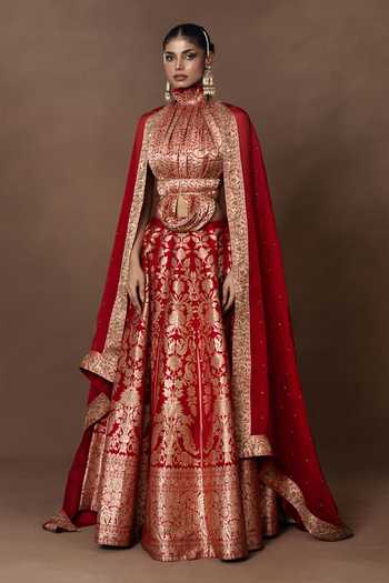 Vishwa By Pinki Sinha_Red Silk, Organza Lehenga Set With Unstitched Blouse Piece _Online_at_Aza_Fashions