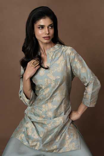Vishwa By Pinki Sinha_Blue Silk, Satin Mandarin Collar Kurta With Draped Pant _at_Aza_Fashions
