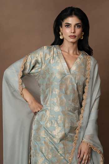 Vishwa By Pinki Sinha_Blue Silk V-neck, Yes Woven Kurta Gharara Set _at_Aza_Fashions