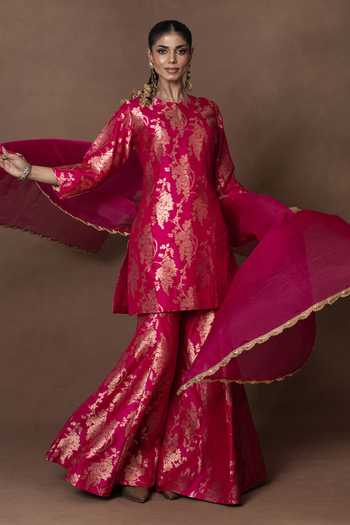 Vishwa By Pinki Sinha_Pink Silk, Organza Round Neck, Yes Woven Kurta Gharara Set _Online_at_Aza_Fashions