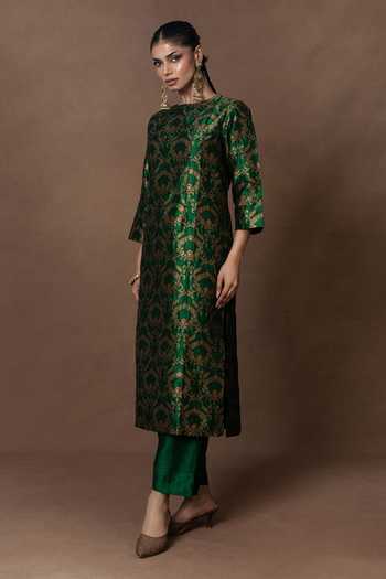 Vishwa By Pinki Sinha_Green Silk Round Neck, Yes Banarasi Jaal Kurta And Pant Set _Online_at_Aza_Fashions