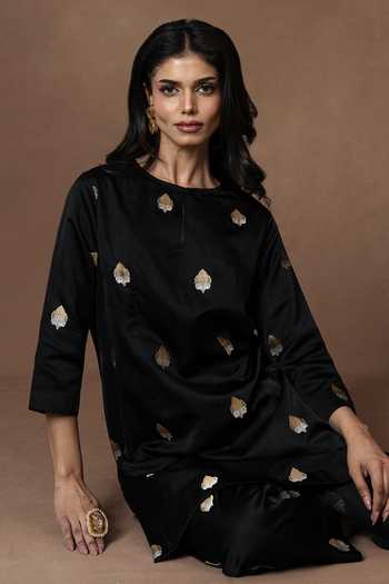 Shop_Vishwa By Pinki Sinha_Black Satin Keyhole Neck, Yes Kurta And Pant Set _Online_at_Aza_Fashions