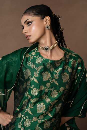 Vishwa By Pinki Sinha Green Silk, Organza Round Neck Woven Kurta Gharara Set at Aza Fashions Vishwa By Pinki Sinha_Green Silk, Organza Round Neck Woven Kurta Gharara Set _at_Aza_Fashions