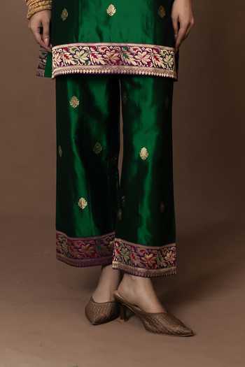 Vishwa By Pinki Sinha_Green Silk, Organza Split V-neck Woven Kurta Pant Set _Online_at_Aza_Fashions