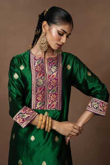 Buy_Vishwa By Pinki Sinha_Green Silk, Organza Split V-neck Woven Kurta Pant Set 