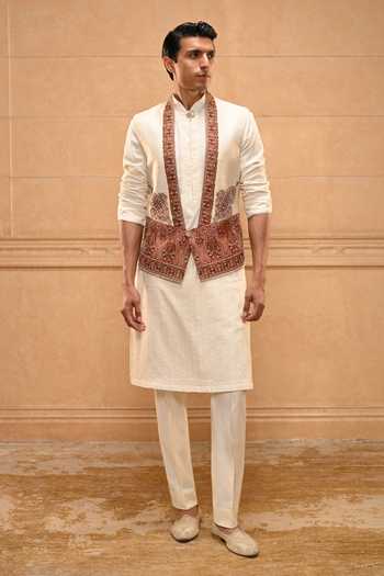 Shop Tarun Tahiliani Ivory Cotton, Poplin Kashida Waistcoat Set Online at Aza Fashions Shop_Tarun Tahiliani_Ivory Cotton, Poplin Kashida Waistcoat Set _Online_at_Aza_Fashions