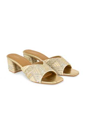 Anaar Off White Desi Debutante Embellished Heels at Aza Fashions Anaar_Off White Desi Debutante Embellished Heels _at_Aza_Fashions