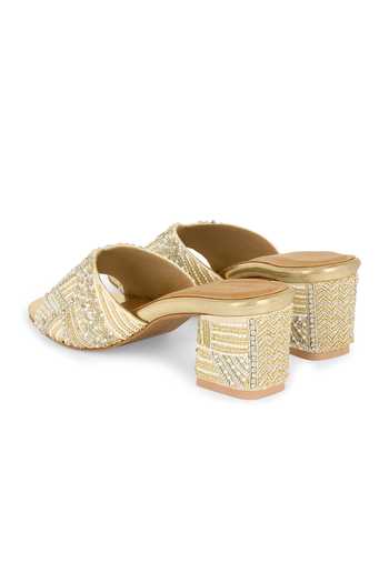 Shop Anaar Off White Desi Debutante Embellished Heels Shop_Anaar_Off White Desi Debutante Embellished Heels