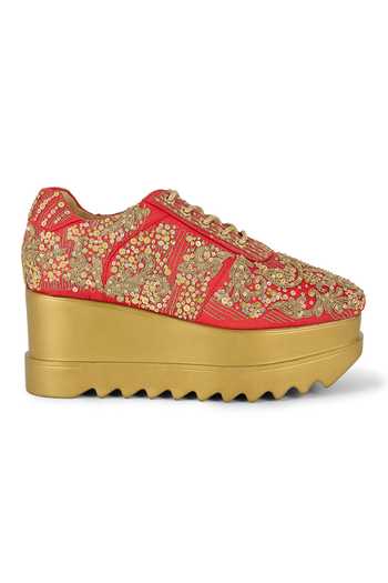 Anaar Red Jodi And Co Embellished Sneakers at Aza Fashions Anaar_Red Jodi And Co Embellished Sneakers _at_Aza_Fashions