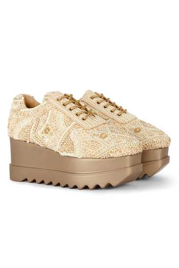 Anaar Off White A Shore Thing Embellished Sneakers at Aza Fashions Anaar_Off White A Shore Thing Embellished Sneakers _at_Aza_Fashions