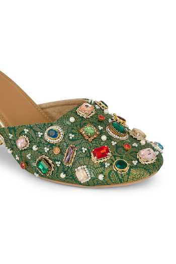 Shop Anaar Emerald Green Rangrez Brocade Block Heels Shop_Anaar_Emerald Green Rangrez Brocade Block Heels