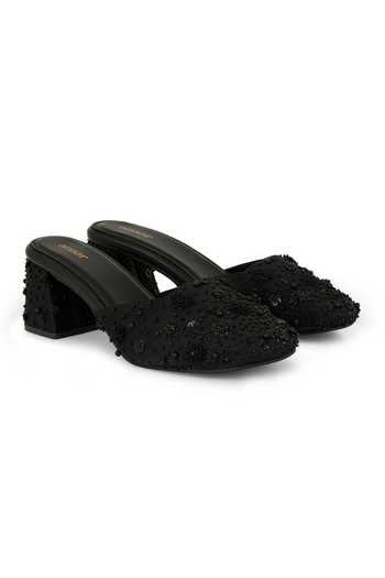 Buy Anaar Black Hot Mess Floral Motif Heels Buy_Anaar_Black Hot Mess Floral Motif Heels