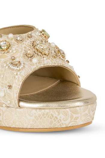 Shop Anaar Ivory Dhoom Dham Brocade Heels Shop_Anaar_Ivory Dhoom Dham Brocade Heels