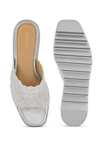 Anaar Clara Embroidered Heels