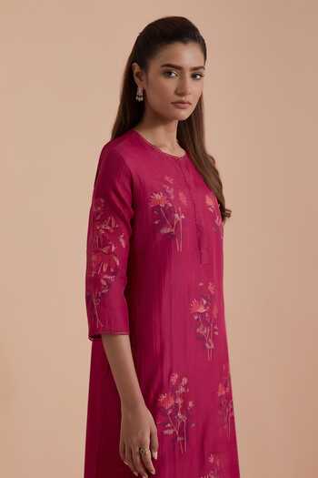 Buy Kora Fuchsia Silk, Chanderi Round Neck Floral Brocade Woven Kurta Set Buy_Kora_Fuchsia Silk, Chanderi Round Neck Floral Brocade Woven Kurta Set