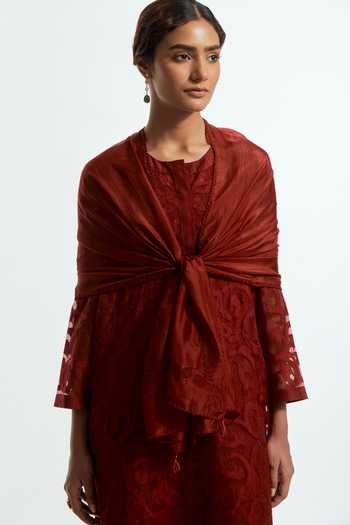 Buy Kora Red Silk Round Neck Embroidered Kurta Set Buy_Kora_Red Silk Round Neck Embroidered Kurta Set