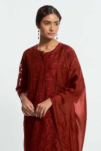 Buy Kora Red Silk, Organza Round Neck Embroidered Kurta Pant Set Buy_Kora_Red Silk, Organza Round Neck Embroidered Kurta Pant Set