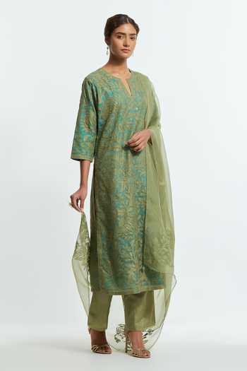 Shop Kora Green Organza, Split V-neck, Yes Applique Work Straight Kurta Set Online at Aza Fashions Shop_Kora_Green Organza, Split V-neck, Yes Applique Work Straight Kurta Set _Online_at_Aza_Fashions