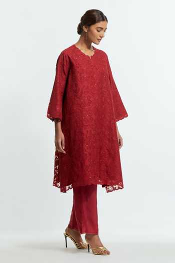 Shop Kora Red Silk, Organza Split V-neck Embroidered Kurta Set Online at Aza Fashions Shop_Kora_Red Silk, Organza Split V-neck Embroidered Kurta Set _Online_at_Aza_Fashions
