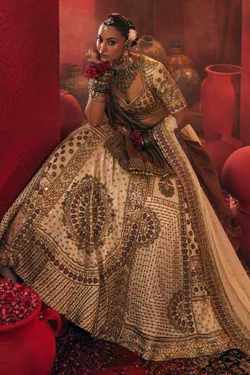 Buy_Payal & Zinal_Off White Tissue, Organza, Satin Shashi Geometric Embroidered Lehenga Set 