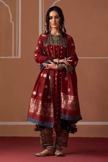 Shop_Swatti Kapoor_Red Chanderi Afzi Handwoven Banarasi Dupatta _Online_at_Aza_Fashions