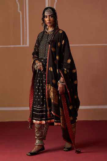 Swatti Kapoor Lavanya Handwoven Dupatta 