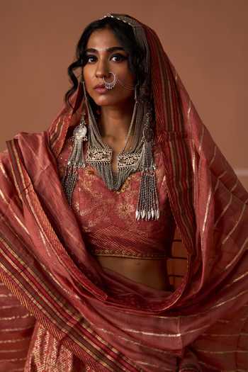 Swatti Kapoor Peach Chanderi, Brocade Suhana Handwoven Dupatta Online at Aza Fashions Swatti Kapoor_Peach Chanderi, Brocade Suhana Handwoven Dupatta _Online_at_Aza_Fashions